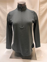 Load image into Gallery viewer, Fish AK - Women's Black Reflective C-Free 1/4 Zip
